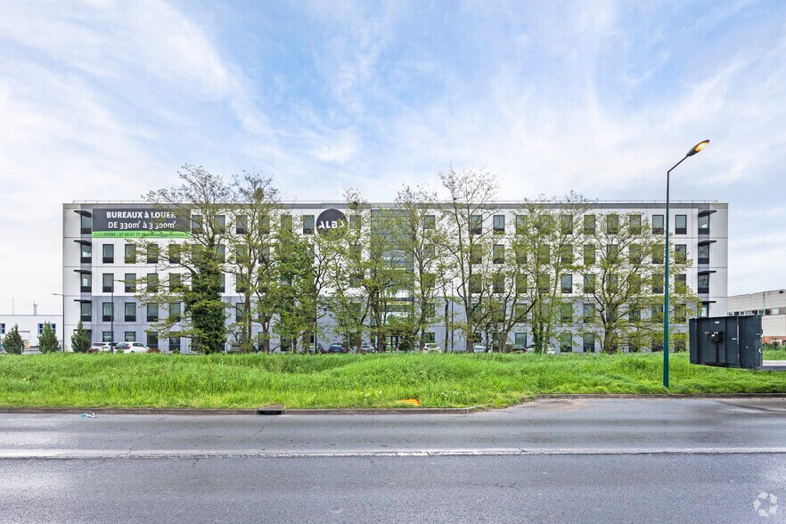 Office in SAINT-OUEN-L'AUMONE for lease - Primary Photo - Image 1 of 3