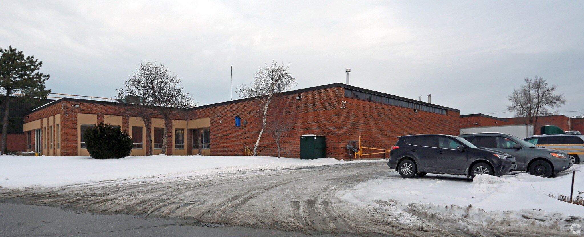 31 Rolark Dr, Toronto, ON for sale Primary Photo- Image 1 of 1