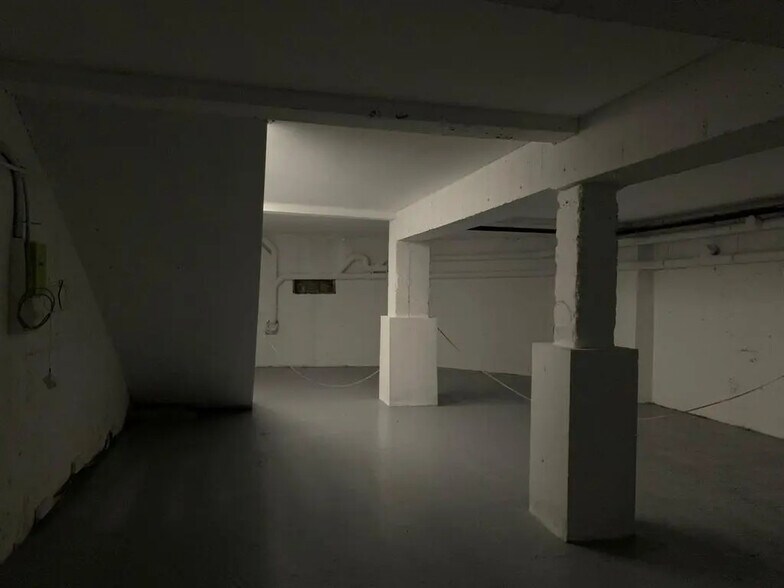 Retail in Saint-Mandé for lease - Building Photo - Image 3 of 6