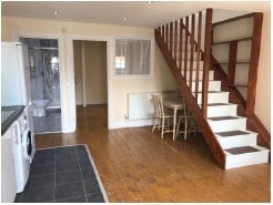 58 Burdett Rd, Southend On Sea for lease - Interior Photo - Image 2 of 4