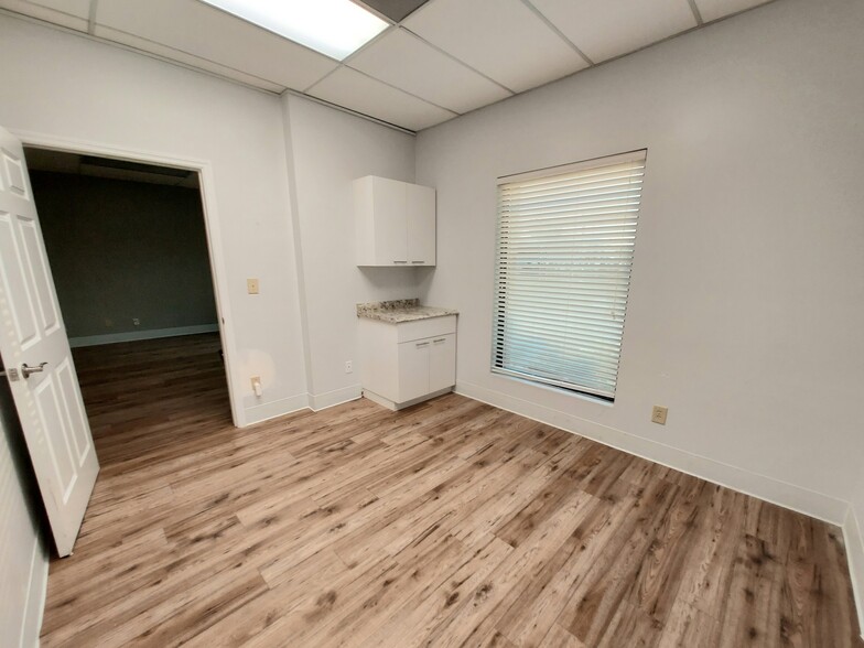 120 Holiday Ct, Franklin, TN for lease - Interior Photo - Image 3 of 15