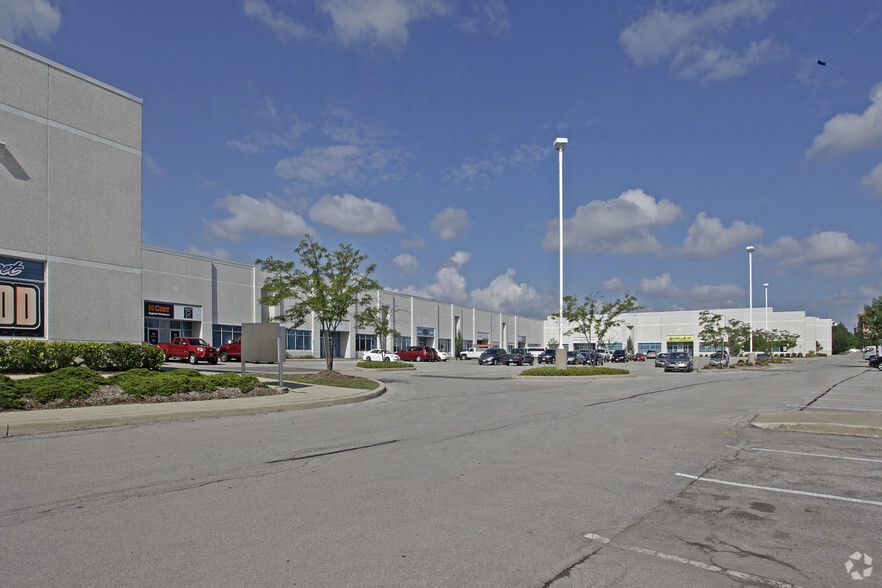 3250 Ridgeway Dr, Mississauga, ON for lease - Building Photo - Image 3 of 4