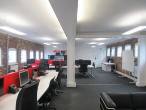 Copper Mill Ln, London for lease Interior Photo- Image 1 of 5