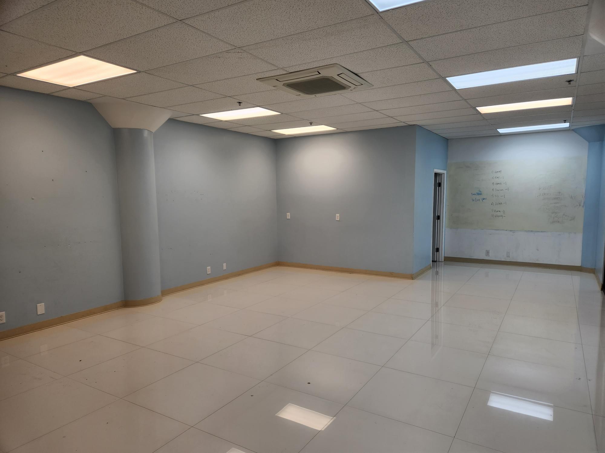 800-900 N Nimitz Hwy, Honolulu, HI for lease Interior Photo- Image 1 of 2