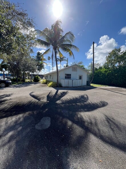 201 Toney Penna Dr, Jupiter, FL for sale - Building Photo - Image 2 of 12