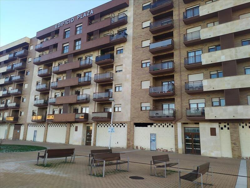 Retail in León, León for sale Building Photo- Image 1 of 11