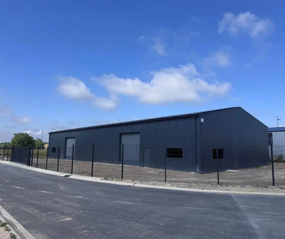 Industrial in Recy for lease Building Photo- Image 1 of 3