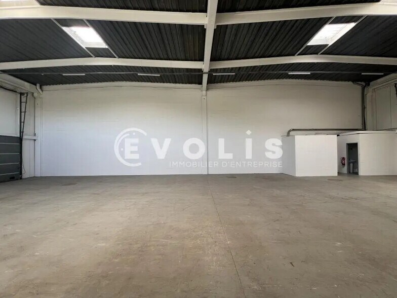 2 Rue Midi Pyrénées, Valenton for lease - Interior Photo - Image 3 of 13