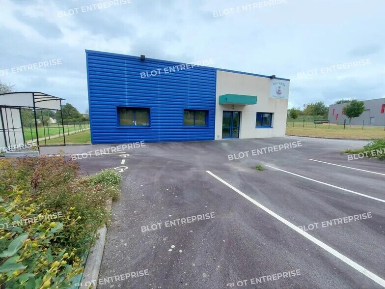 Office in Treillières for lease - Building Photo - Image 2 of 14