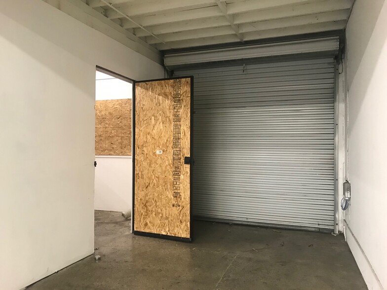 1725 Newton St, Los Angeles, CA for lease - Building Photo - Image 3 of 10