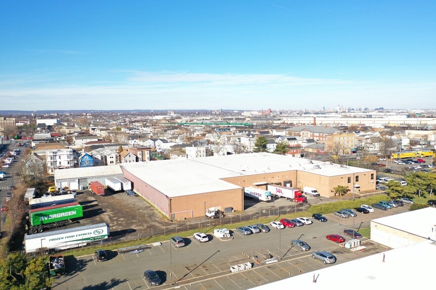 26 Papetti Plz, Elizabeth, NJ for lease - Building Photo - Image 2 of 8