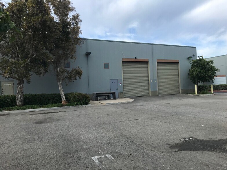 2331 Sturgis Rd, Oxnard, CA for sale - Building Photo - Image 1 of 1