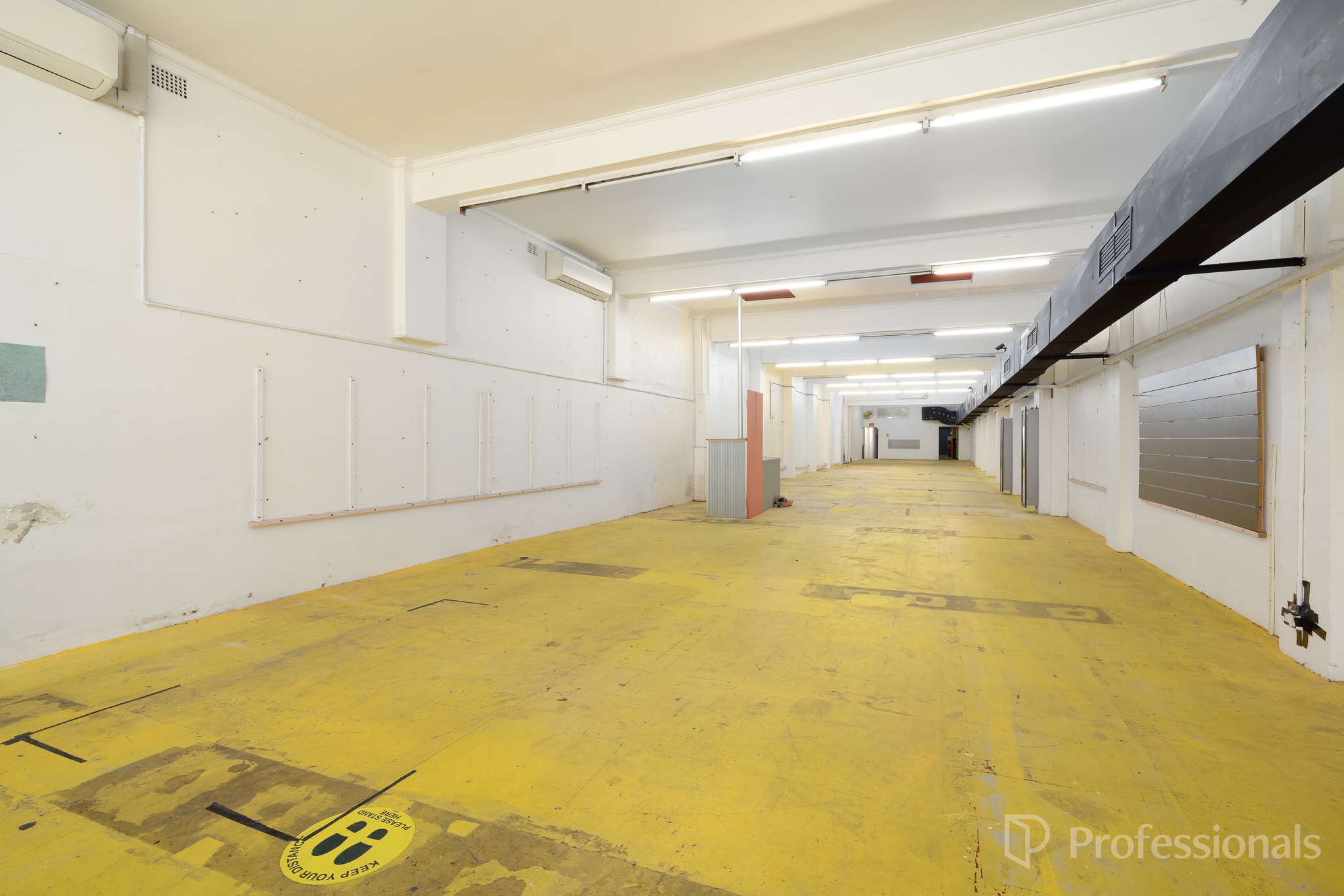136 Mann St, Gosford for lease Interior Photo- Image 1 of 9