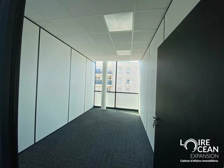 Office in Nantes for lease - Interior Photo - Image 2 of 5