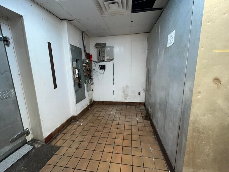 527 N Walnut St, Bloomington, IN for sale - Primary Photo - Image 1 of 1