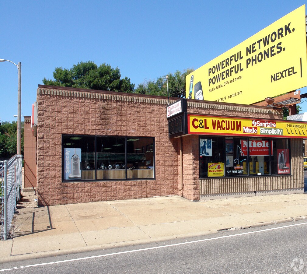 2411 N Knoxville Ave, Peoria, IL 61604