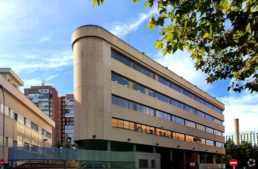 Office in Madrid, Madrid for lease - Building Photo - Image 3 of 3