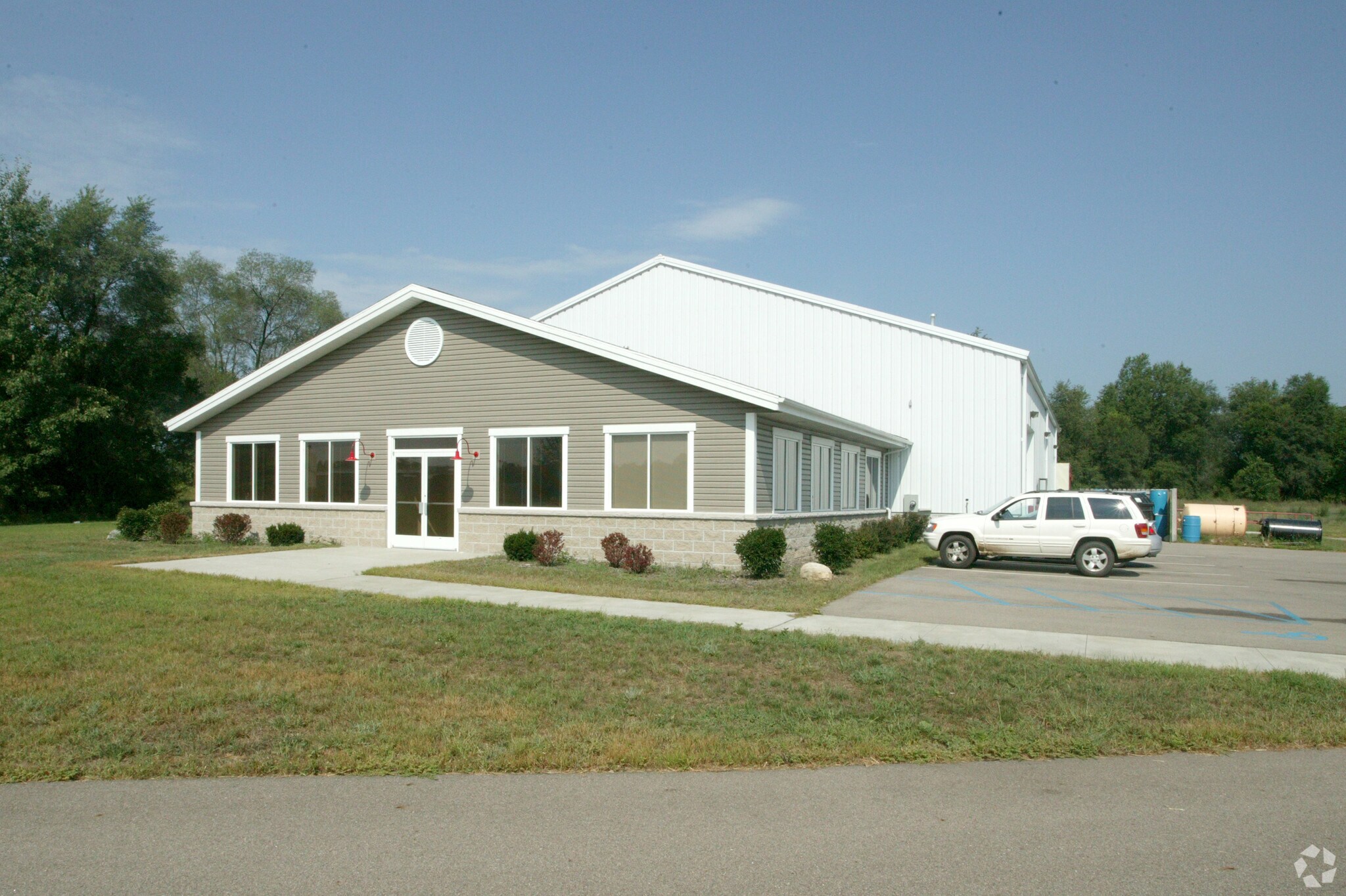 921 Wakefield St, Plainwell, MI for sale Primary Photo- Image 1 of 1