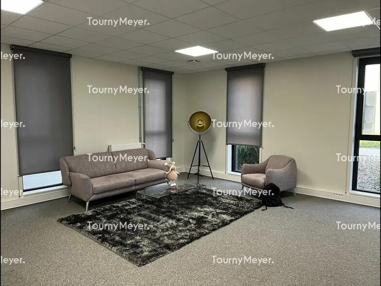 Office in Thorigné-Fouillard for lease - Interior Photo - Image 2 of 5