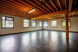 2512 SE 25th Ave, Portland, OR for lease Interior Photo- Image 2 of 3