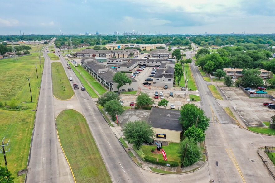 2555 Allen Genoa Rd, Pasadena, TX for sale - Aerial - Image 3 of 8