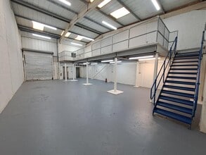 Watchmead, Welwyn Garden City for lease Interior Photo- Image 2 of 2