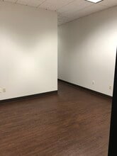 5220 Spring Valley Rd, Dallas, TX for lease Interior Photo- Image 2 of 6