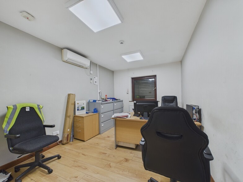 47-61 Corporation Rd, Birkenhead for sale - Interior Photo - Image 2 of 11