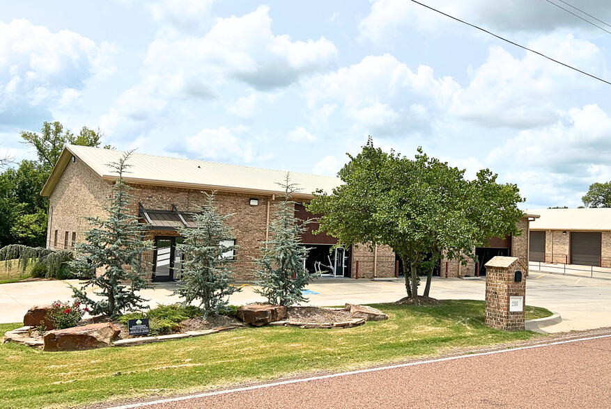 200 NE 16th St, Newcastle, OK for lease - Primary Photo - Image 1 of 6