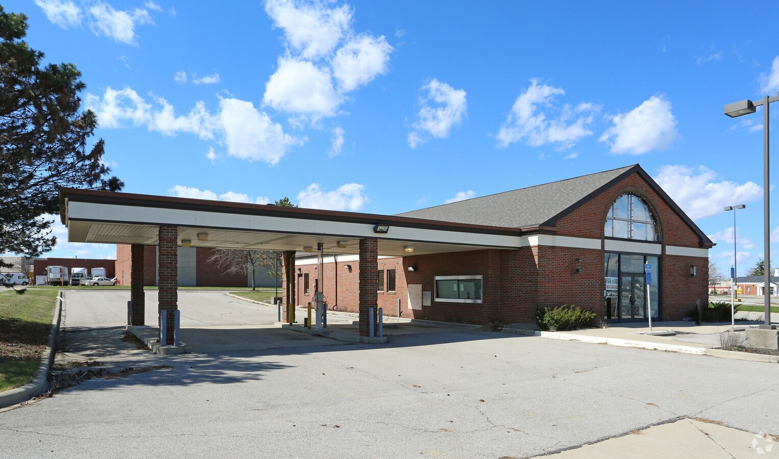 211 Rd, Columbus, OH 43228 Office for Lease