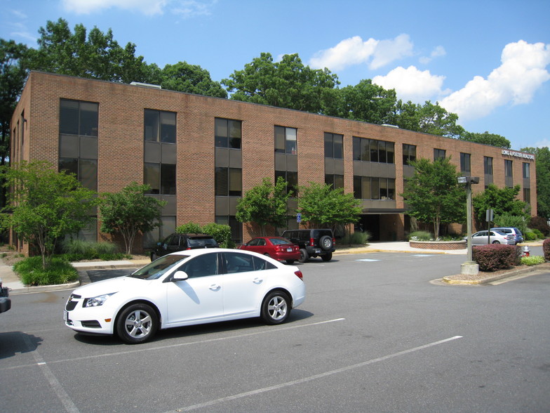 3918 Prosperity Ave, Fairfax, VA for lease - Primary Photo - Image 1 of 10