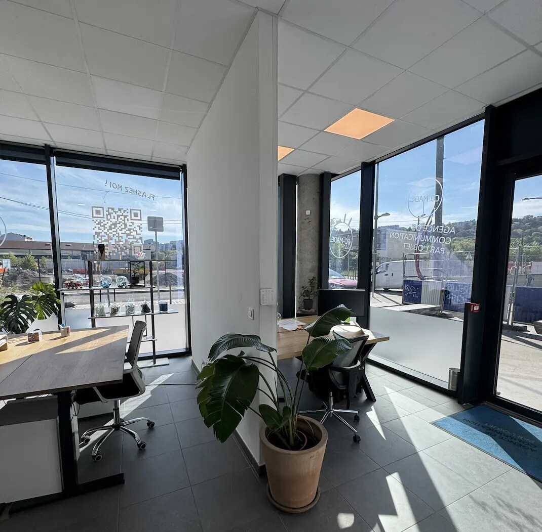 27 Rue Paul Montrochet, Lyon for sale Interior Photo- Image 1 of 4