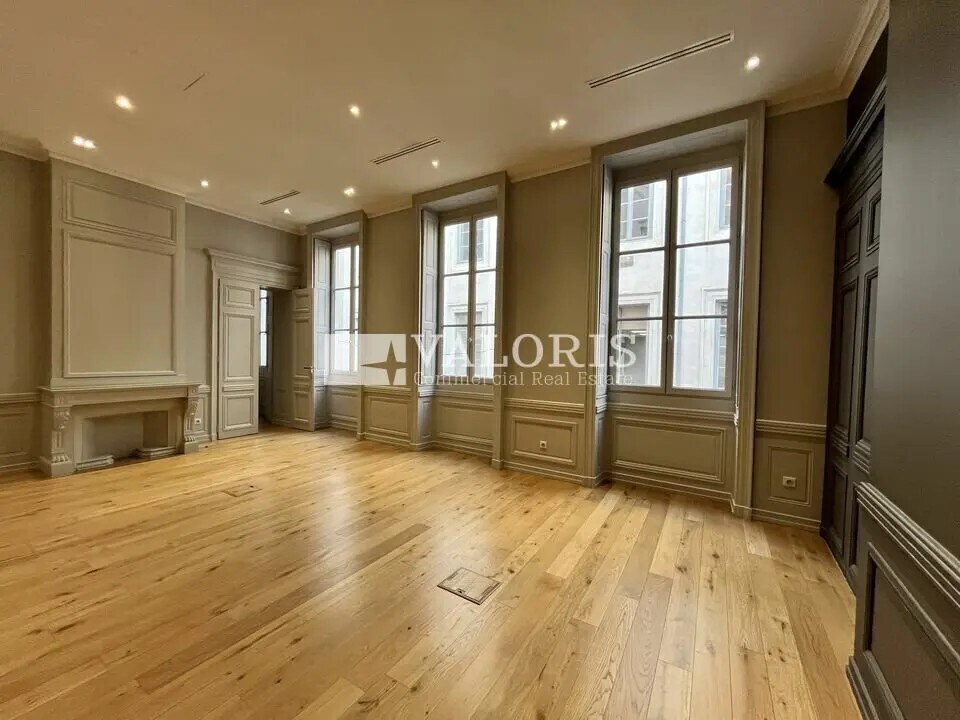 14 Rue Royale, Lyon for lease Interior Photo- Image 1 of 7