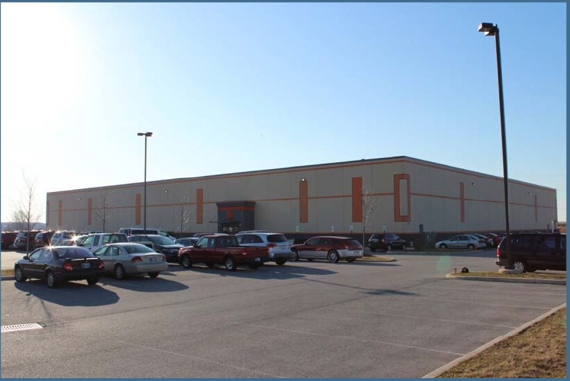 899 E 99th Ct, Crown Point, IN for sale - Primary Photo - Image 1 of 1