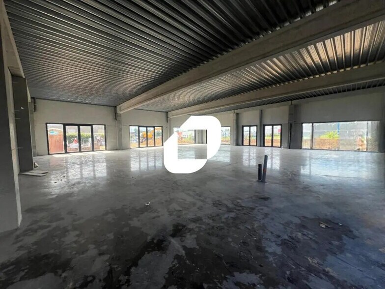 17 Rue Saint Georges, Baralle for lease - Interior Photo - Image 1 of 11