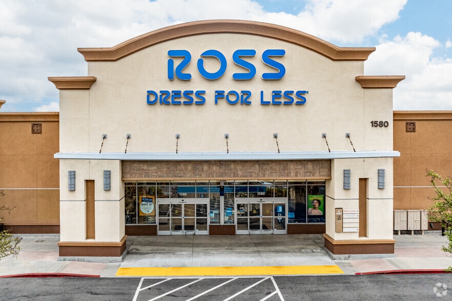 1548 Foothill Blvd, La Verne, CA for lease - Building Photo - Image 3 of 5