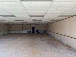 5511-5559 NW Expressway St, Oklahoma City, OK for lease Interior Photo- Image 2 of 6