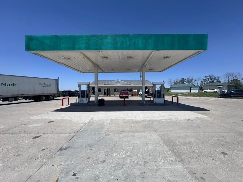 49095 US Highway 65, Lucas, IA for sale - Building Photo - Image 1 of 1