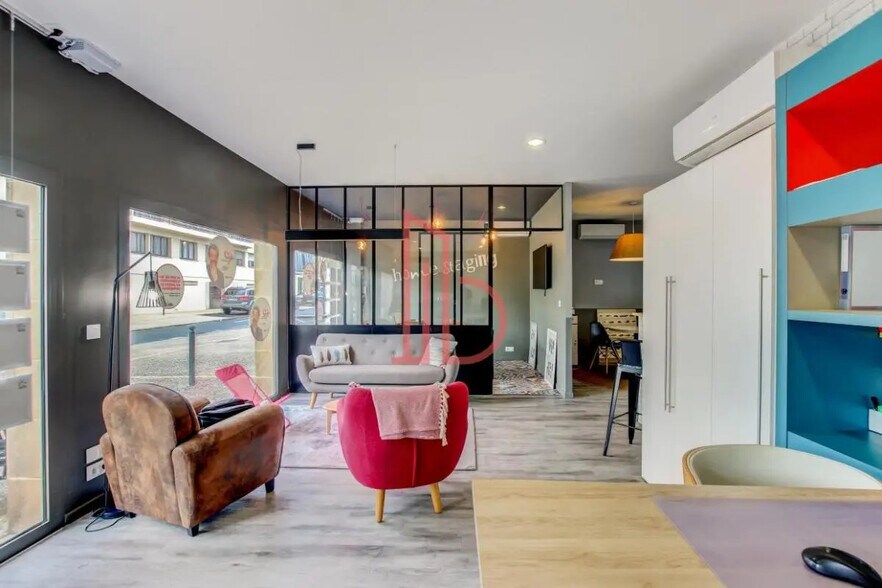 Office in Bordeaux for lease - Interior Photo - Image 1 of 6