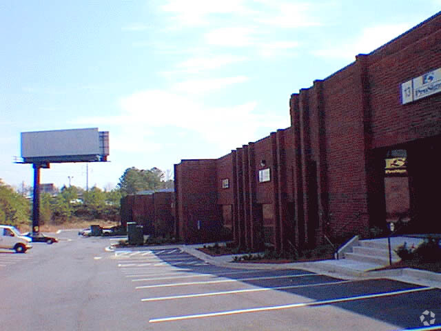 4200 Steve Reynolds Blvd, Norcross, GA for lease - Building Photo - Image 2 of 3