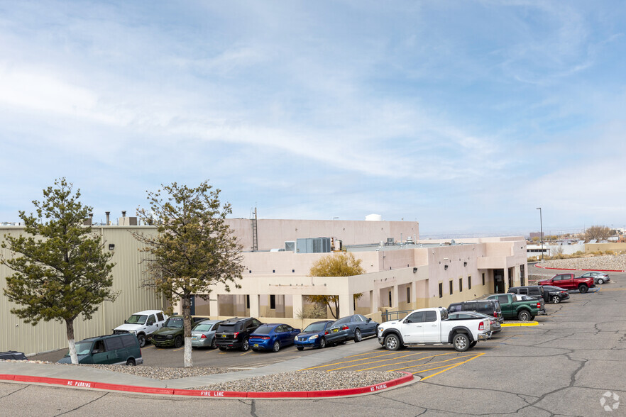 3041 University Blvd SE, Albuquerque, NM for lease - Primary Photo - Image 1 of 4