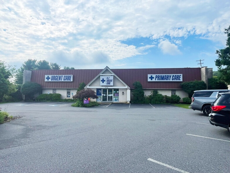 51 S Pine St, Elverson, PA for sale - Building Photo - Image 1 of 1