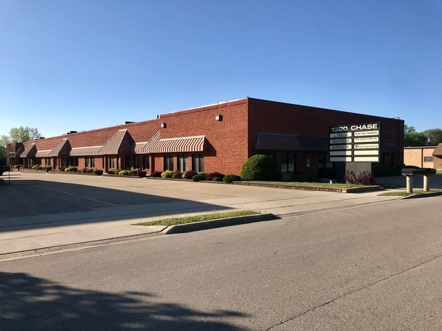 1320 Chase St, Algonquin, IL for sale - Building Photo - Image 1 of 1