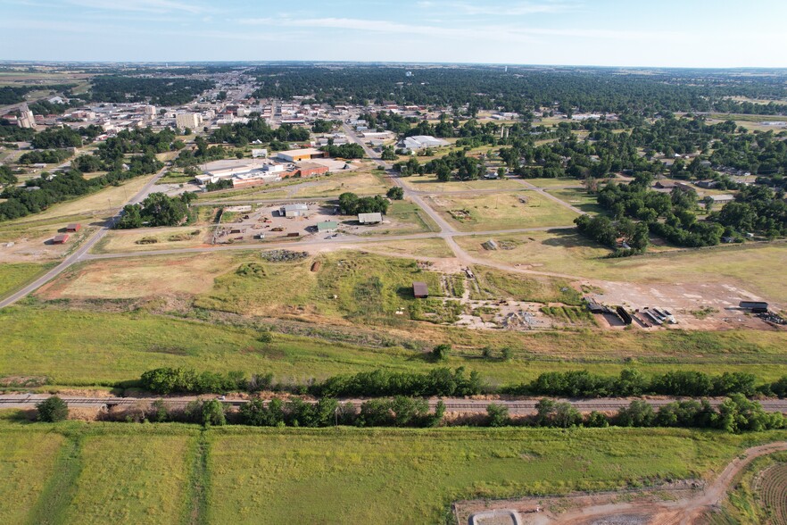 Oklahoma, Chickasha, OK for sale - Building Photo - Image 3 of 8