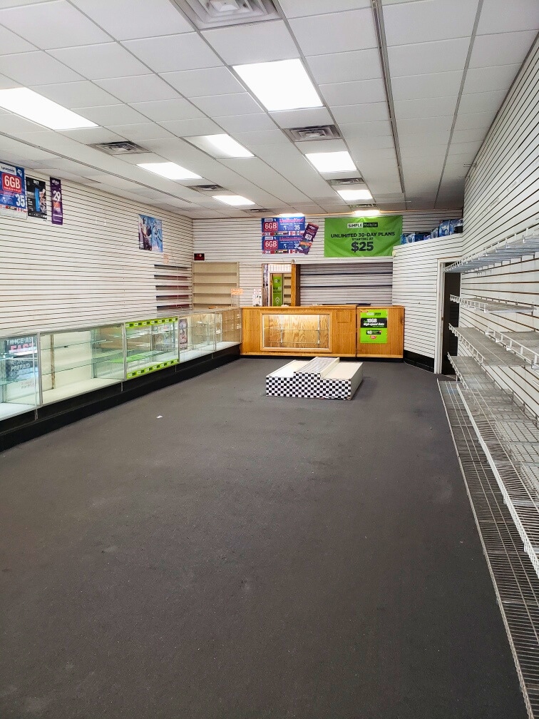 831 Westchester Ave, Bronx, NY for lease Building Photo- Image 1 of 5