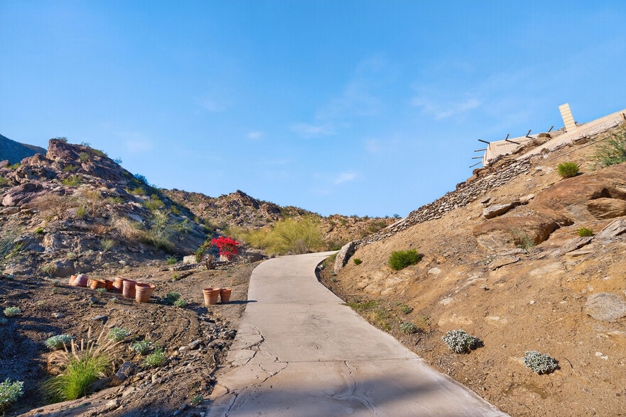 1 Ridge Road, Palm Springs, CA for sale - Building Photo - Image 2 of 16