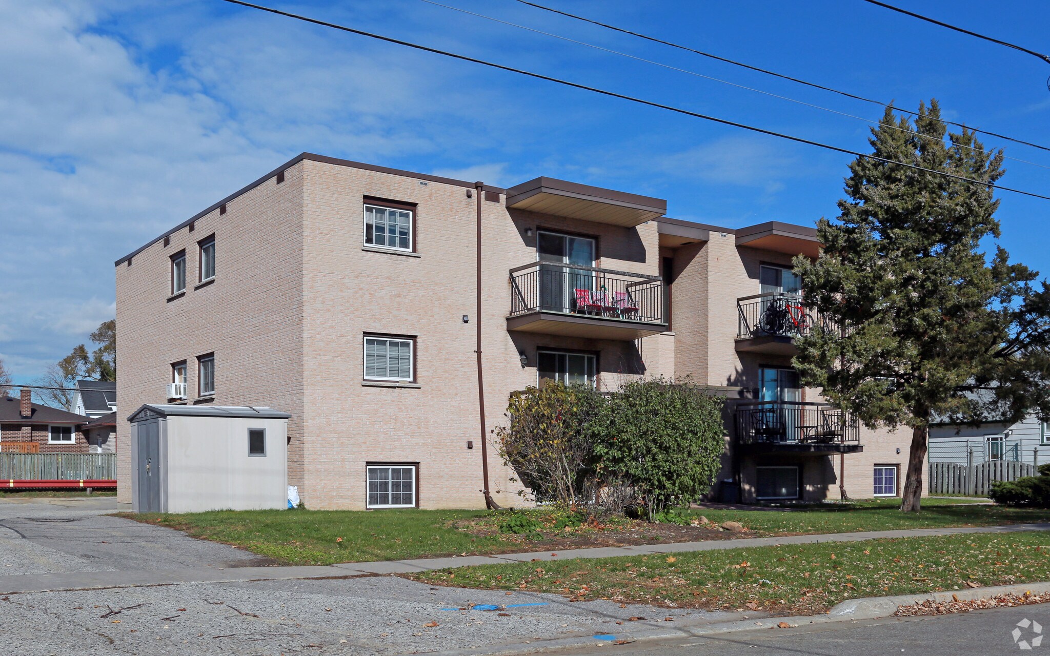 70 Orchard View Blvd, Oshawa, ON for sale Primary Photo- Image 1 of 14