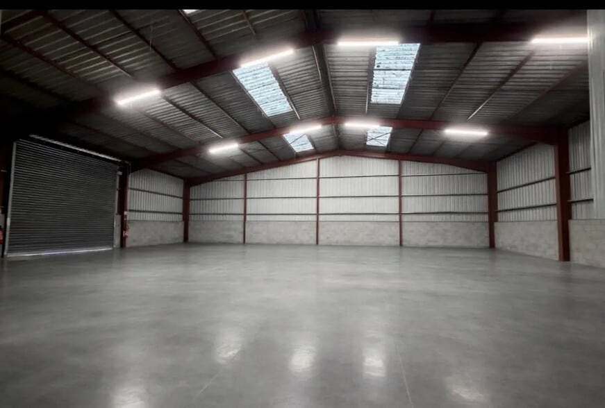 Flex in Roussillon for sale - Interior Photo - Image 1 of 2