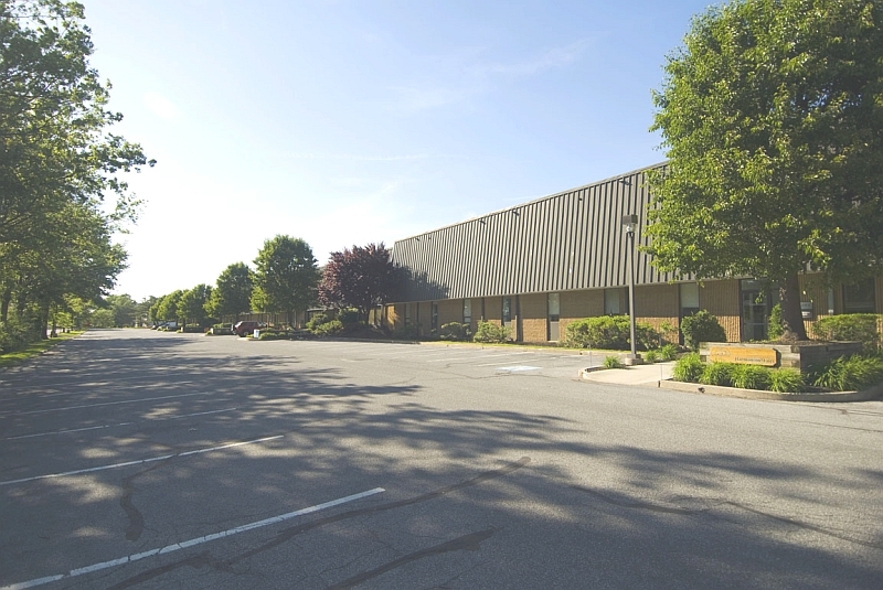 823 East Gate Dr, Mount Laurel, NJ for lease - Building Photo - Image 2 of 9