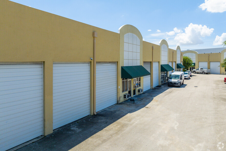 1270 NW 165th St, Miami, FL for lease - Building Photo - Image 2 of 19